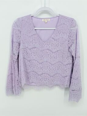 Ultra Flirt Women’s S V-Neck Lace Bell Sleeves Top